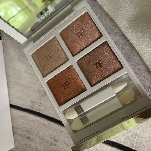 new TOM FORD SOLEIL Eye Color Quad Shade 01 APRES SKI Full Size 6g. - Picture 2 of 6